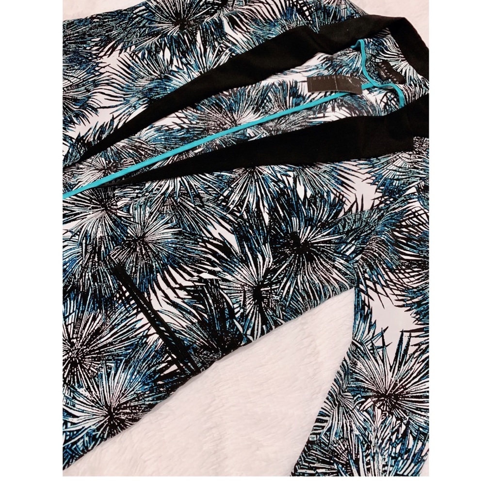 🌟 2/$30 or 3/$40🌟
Attention Palm Blazer